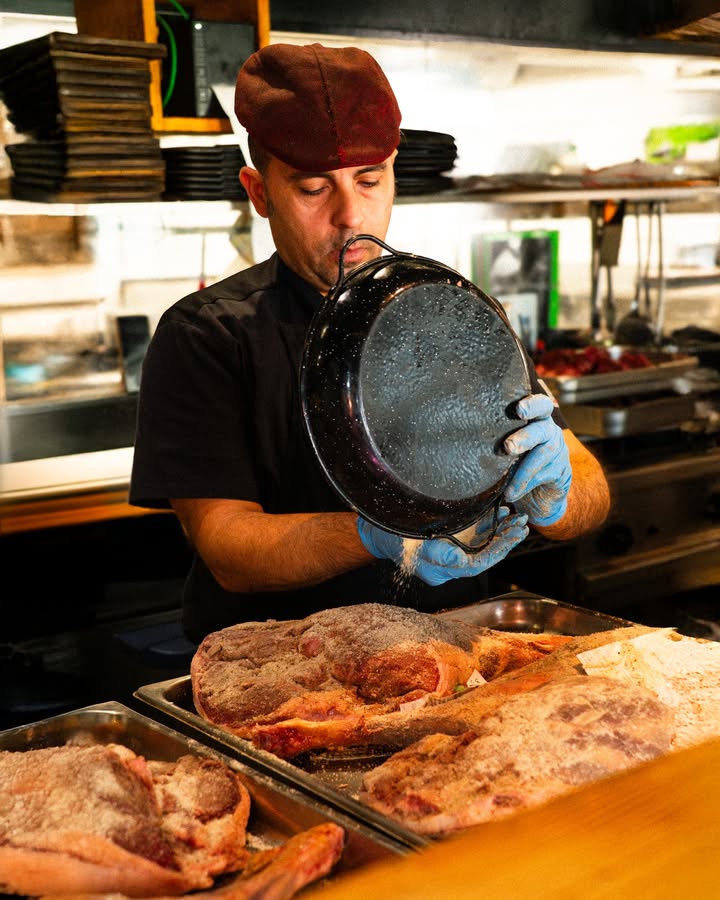 Gusto autentico, lavorazione artigianale, per chi ama sapori veri. 🍖
Scopri