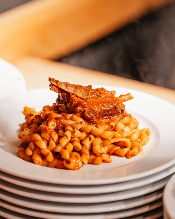 Da Cibus si è presentata una brigata rumorosa, affamata e